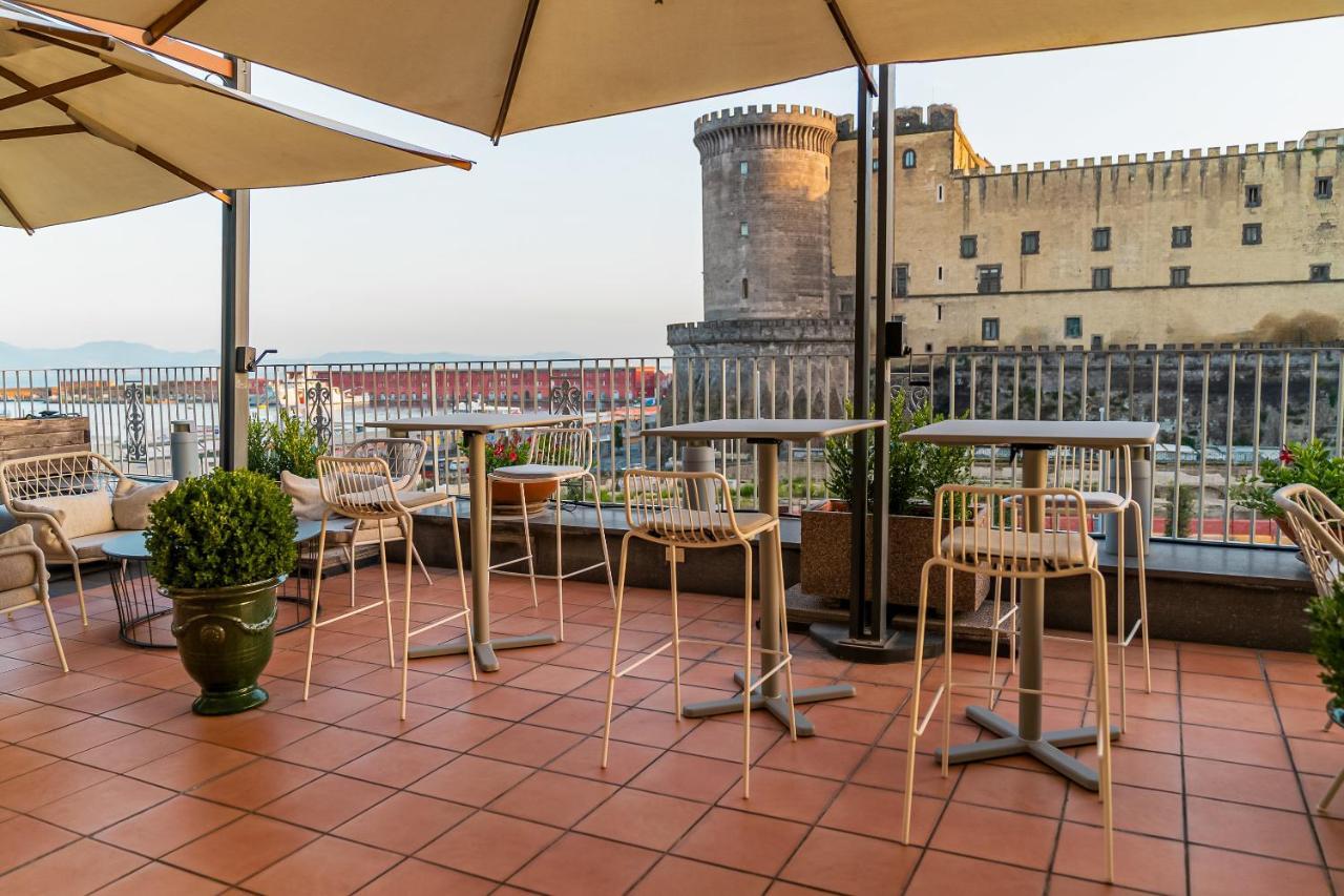 Hotel Mercure Napoli Centro Angioino Exterior foto