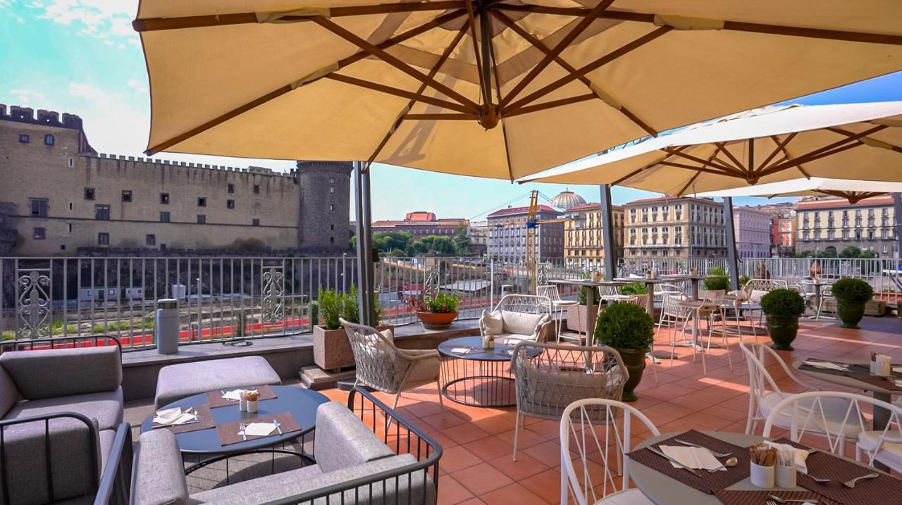 Hotel Mercure Napoli Centro Angioino Exterior foto