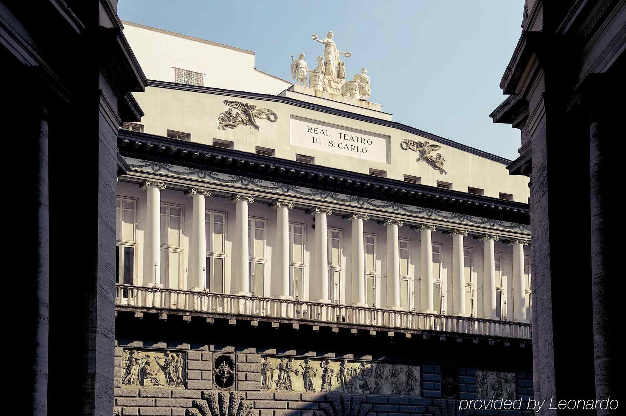 Hotel Mercure Napoli Centro Angioino Exterior foto