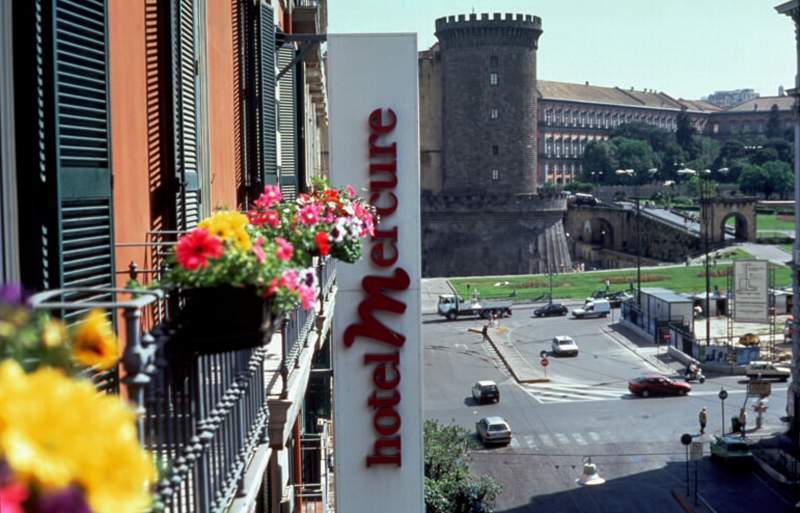 Hotel Mercure Napoli Centro Angioino Exterior foto